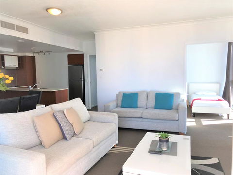 Beach Stay - Ocean & Riverview Resort Chevron Renaissance Central Surfers Paradise - Perths Hotel 19