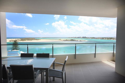 Monaco Caloundra - Perths Hotel 0