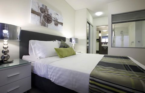 Monaco Caloundra - Perths Hotel 41