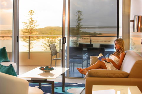 Monaco Caloundra - Perths Hotel 33
