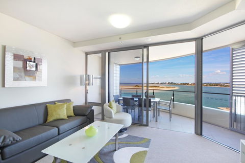 Monaco Caloundra - Perths Hotel 25