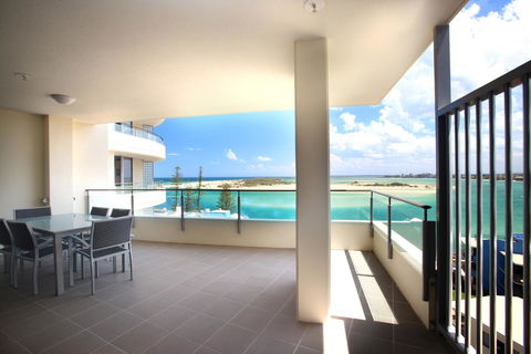 Monaco Caloundra - Perths Hotel 20