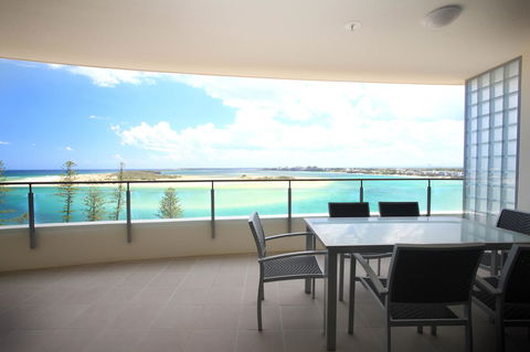 Monaco Caloundra - Perths Hotel 37