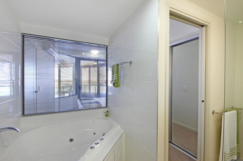 Monaco Caloundra - Perths Hotel 27