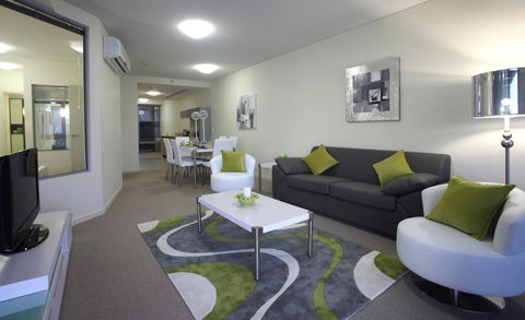 Monaco Caloundra - Perths Hotel 42