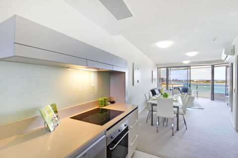 Monaco Caloundra - Perths Hotel 23