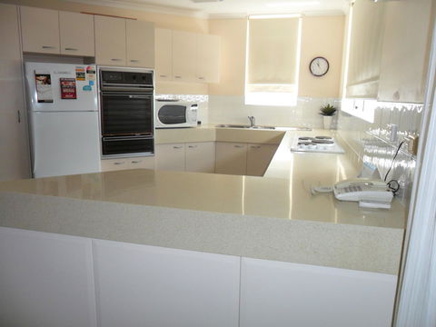 Grosvenor Beachfront Apartments Surfers Paradise - Perths Hotel 15