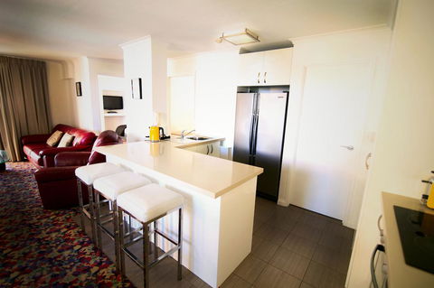 Grosvenor Beachfront Apartments Surfers Paradise - Perths Hotel 4