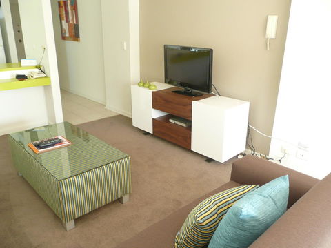 Grosvenor Beachfront Apartments Surfers Paradise - Perths Hotel 24