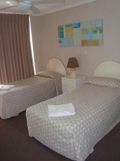Grosvenor Beachfront Apartments Surfers Paradise - Perths Hotel 18