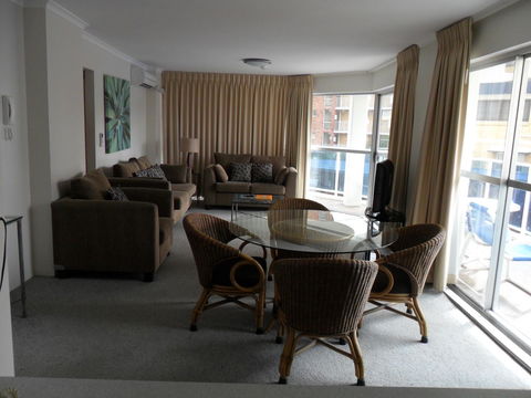 Grosvenor Beachfront Apartments Surfers Paradise - Perths Hotel 23