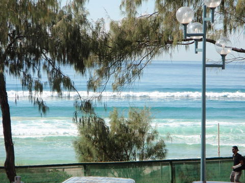 Grosvenor Beachfront Apartments Surfers Paradise - Perths Hotel 11