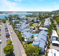 Noosa Place Resort - Perths Hotel
