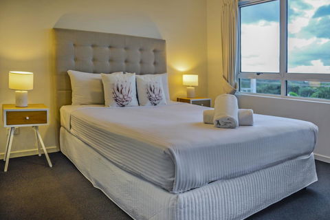 Seachange Coolum Beach - Perths Hotel 29