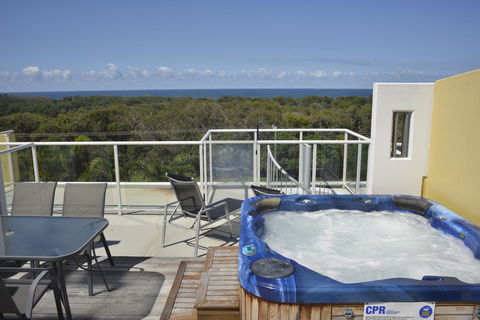Seachange Coolum Beach - Perths Hotel 37