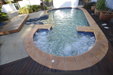 Seachange Coolum Beach - Perths Hotel 17