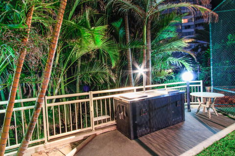 Seacrest Beachfront Apartments Surfers Paradise - Perths Hotel 31