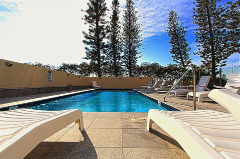 Seacrest Beachfront Apartments Surfers Paradise - Perths Hotel 5