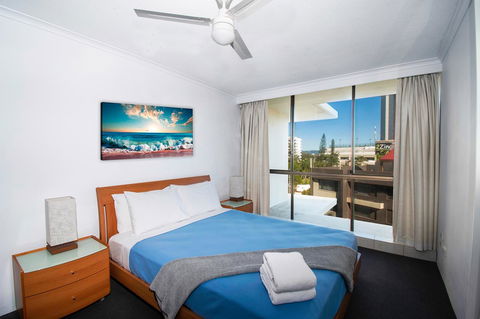 Seacrest Beachfront Apartments Surfers Paradise - Perths Hotel 10