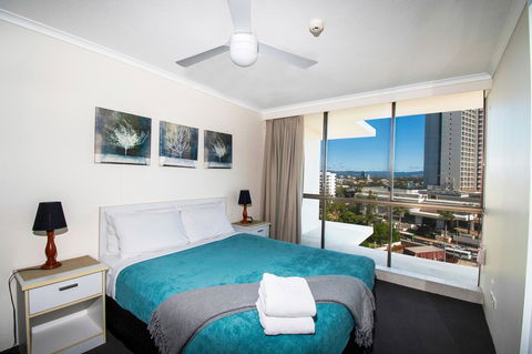 Seacrest Beachfront Apartments Surfers Paradise - Perths Hotel 27