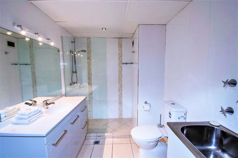 Seacrest Beachfront Apartments Surfers Paradise - Perths Hotel 15