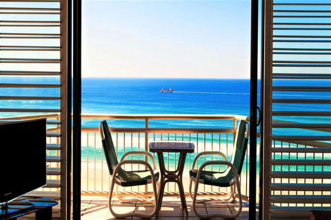 Seacrest Beachfront Apartments Surfers Paradise - Perths Hotel 29