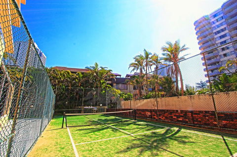 Seacrest Beachfront Apartments Surfers Paradise - Perths Hotel 16