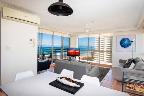Seacrest Beachfront Apartments Surfers Paradise - Perths Hotel 21