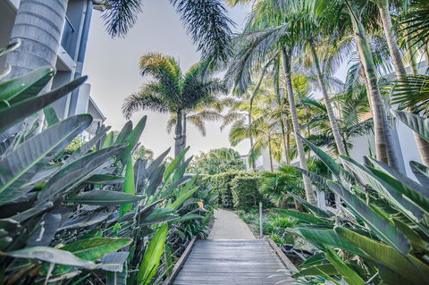 Coolum At The Beach - Perths Hotel 5