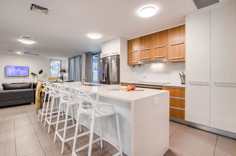 Coolum At The Beach - Perths Hotel 19