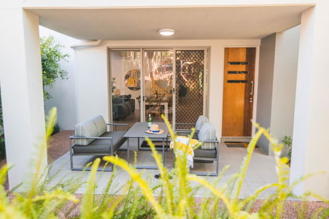 Coolum At The Beach - Perths Hotel 35