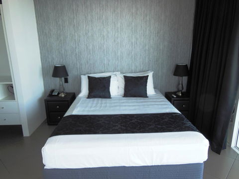 Crystal Bay On The Broadwater - Perths Hotel 31