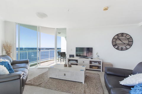 Crystal Bay On The Broadwater - Perths Hotel 40