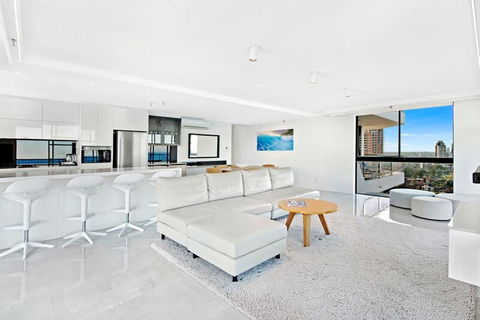 ULTIQA Beach Haven On Broadbeach - Perths Hotel 3