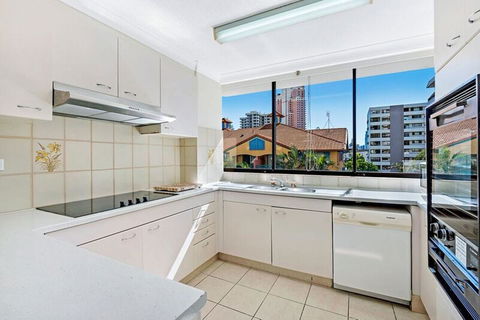 ULTIQA Beach Haven On Broadbeach - Perths Hotel 41