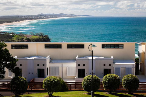 The Point Coolum - Perths Hotel 42