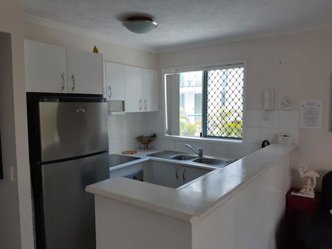 Surfers Beach Resort One - Perths Hotel 8