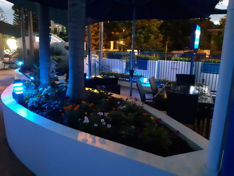 Surfers Beach Resort One - Perths Hotel 11
