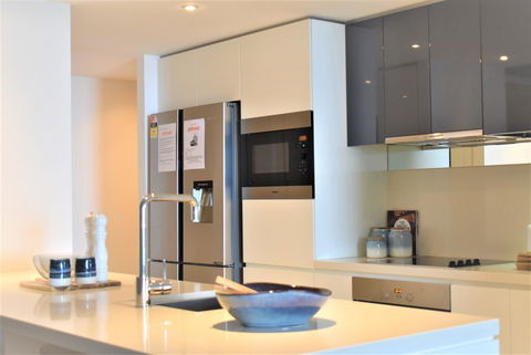 Gold Coast Private Apartments - H Residences, Surfers Paradise - Perths Hotel 4