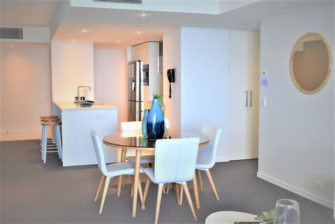 Gold Coast Private Apartments - H Residences, Surfers Paradise - Perths Hotel 12