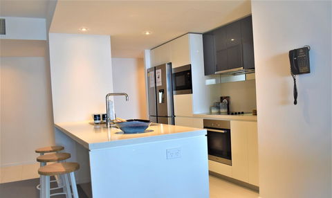 Gold Coast Private Apartments - H Residences, Surfers Paradise - Perths Hotel 10