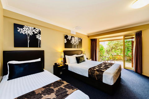 Ambassador On Ruthven - Perths Hotel 1