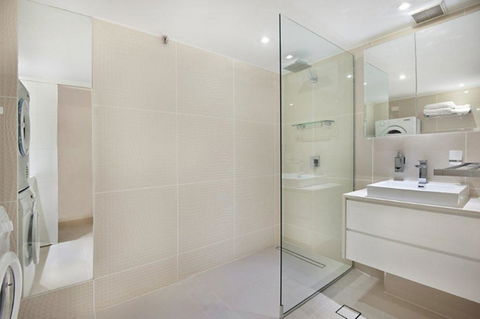 Surfers International Apartments - Perths Hotel 12