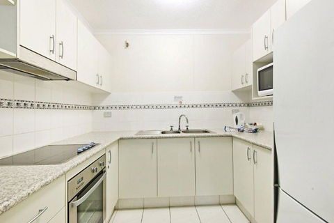Surfers International Apartments - Perths Hotel 35