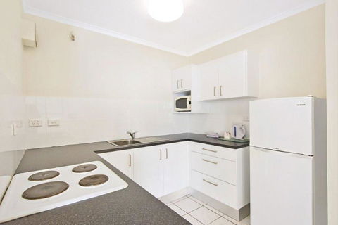 Surfers International Apartments - Perths Hotel 32