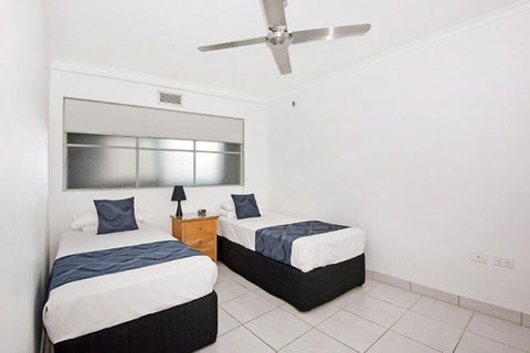 Surfers International Apartments - Perths Hotel 10