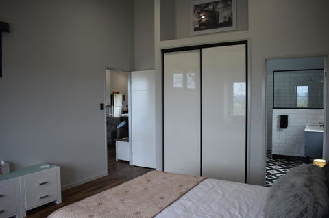 Ironbark House - Perths Hotel 23