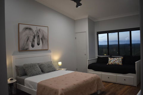 Ironbark House - Perths Hotel 1