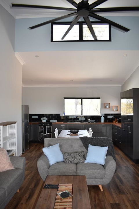Ironbark House - Perths Hotel 18