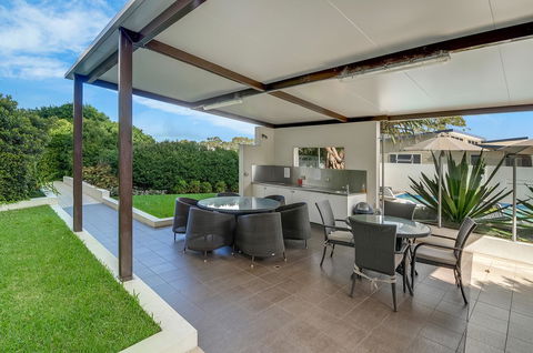 Coco Mooloolaba - Perths Hotel 3